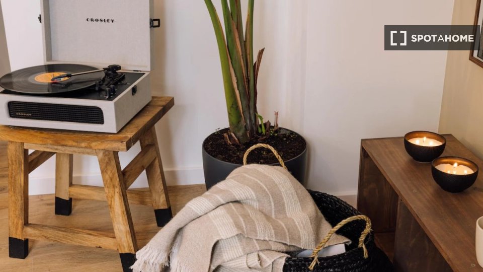 Apartment Lisbon, 1 bed — photo 16
