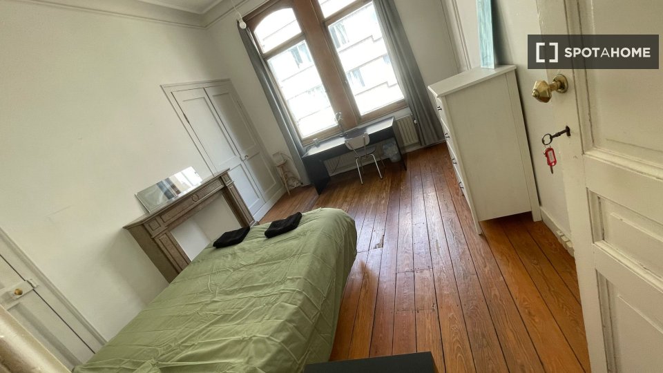 Double room Brussels, 6 beds, 450m² — photo 16