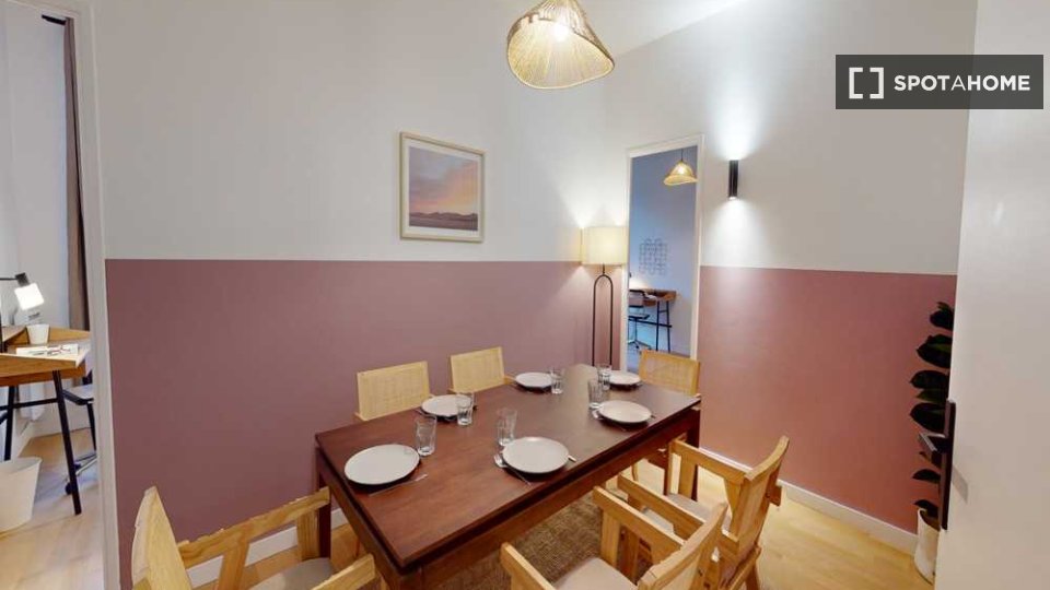 Double room Paris, 6 beds, 150m² — photo 1