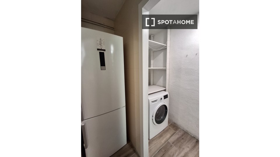 Double room Madrid, 6 beds — photo 14