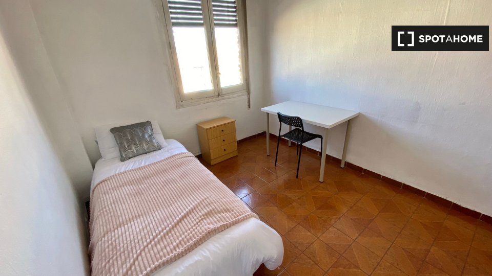 Double room Madrid, 5 beds — photo 13