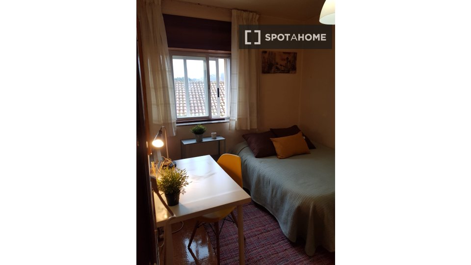 Double room Santiago_De_Compostela, 3 beds — photo 28