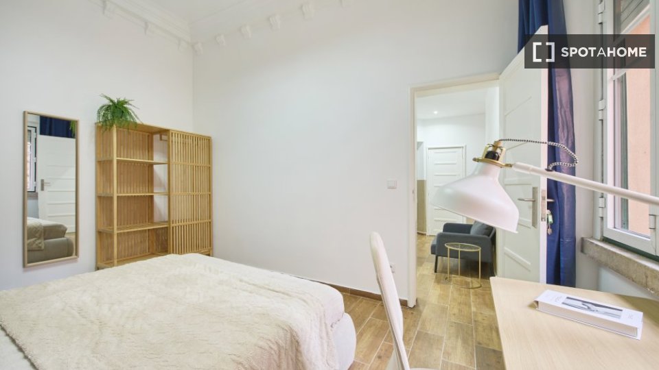 Double room Lisbon, 3 beds — photo 4