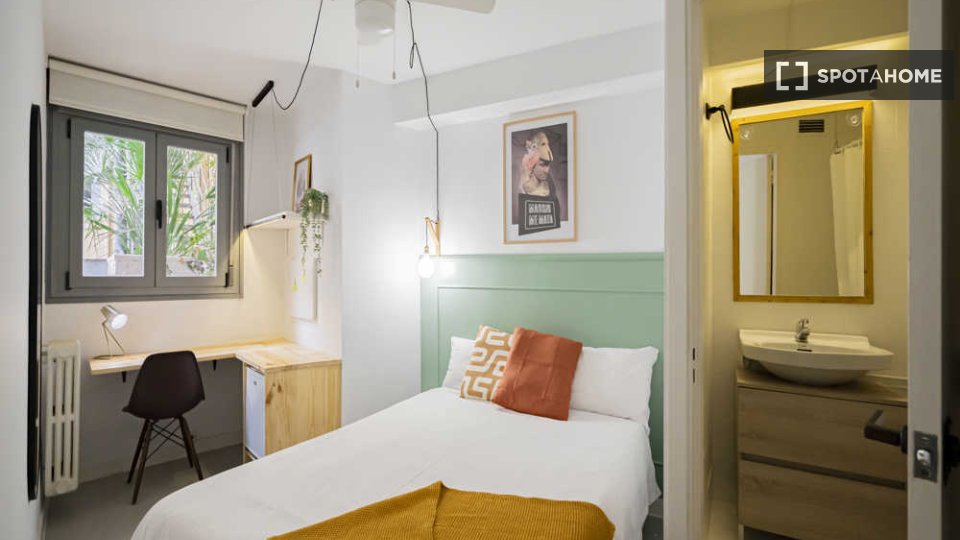Habitación en piso compartido en alquiler en Justicia, Madrid.