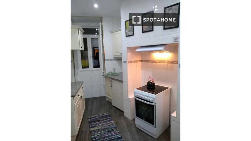 Apartment Lisbon, 3 beds, 80m² — photo 10