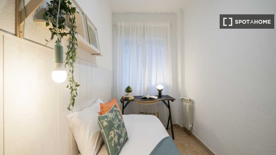 Double room Madrid, 25 beds — photo 65