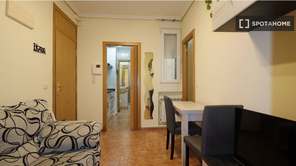 Apartamento de 2 dormitorios en alquiler en Trafalgar, Madrid