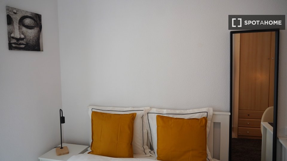 Double room Madrid, 6 beds — photo 1