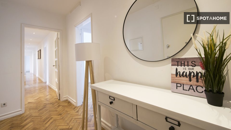 Double room Lisbon, 9 beds — photo 43
