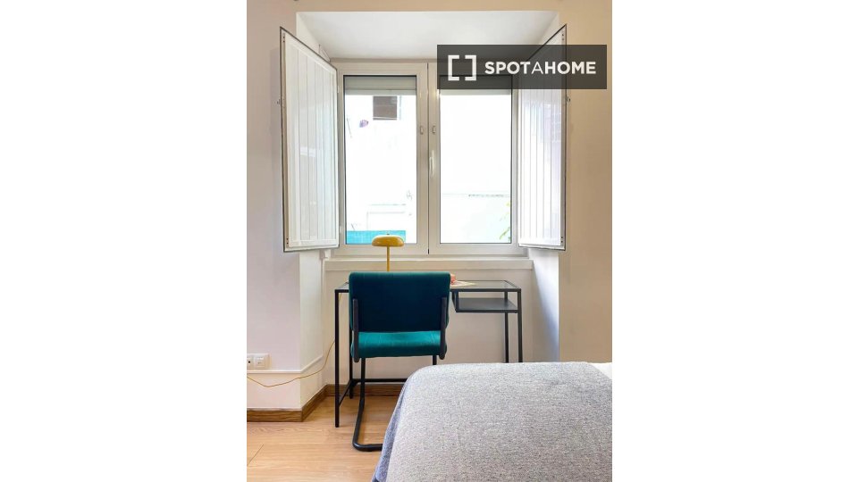 Apartment Lisbon, 3 beds, 100m² — photo 1