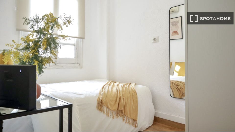 Double room Madrid, 7 beds — photo 86
