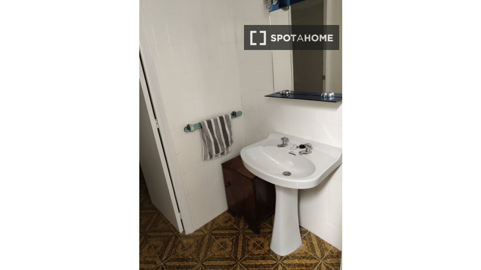 Apartment Valencia, 4 beds, 111m² — photo 8