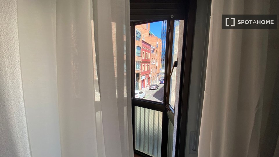 Double room Madrid, 5 beds — photo 8