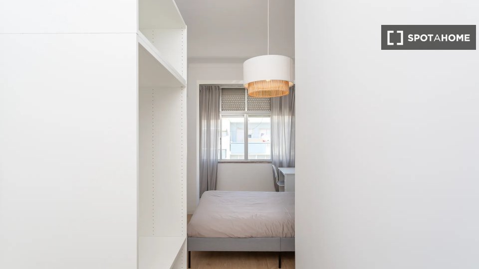 Double room Lisbon, 5 beds — photo 3