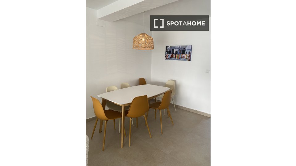 Apartment Valencia, 4 beds, 110m² — photo 15