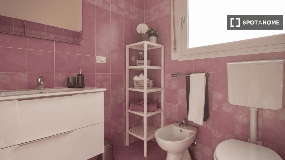 Double room Turin, 4 beds — photo 12