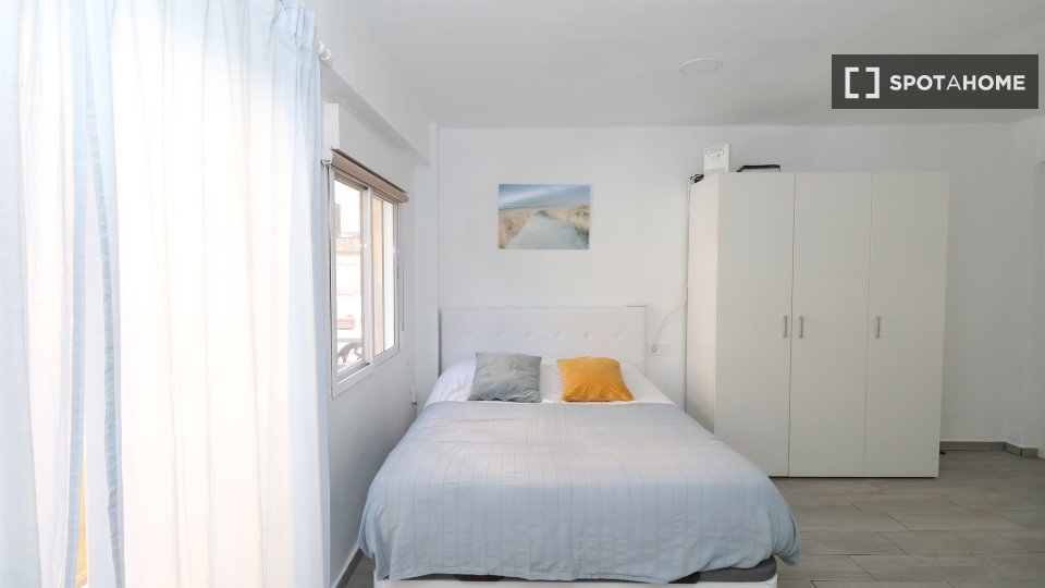Double room Valencia, 4 beds — photo 35