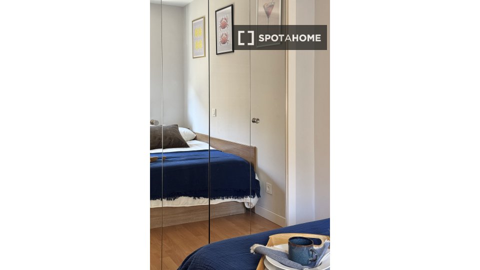 Double room Madrid, 6 beds, 150m² — photo 14