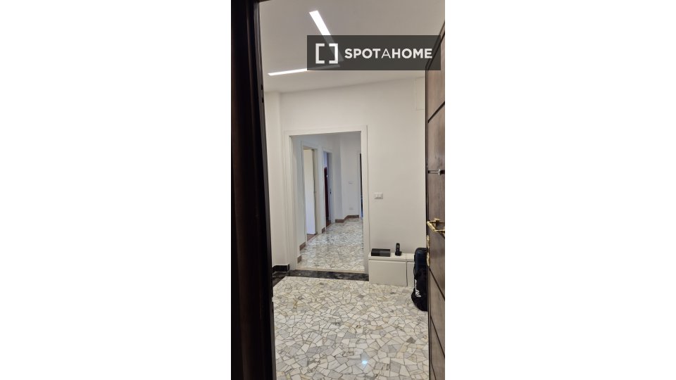 Double room Rome, 4 beds, 180m² — photo 15