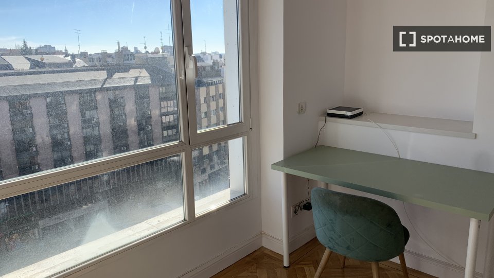 Double room Madrid, 6 beds — photo 2