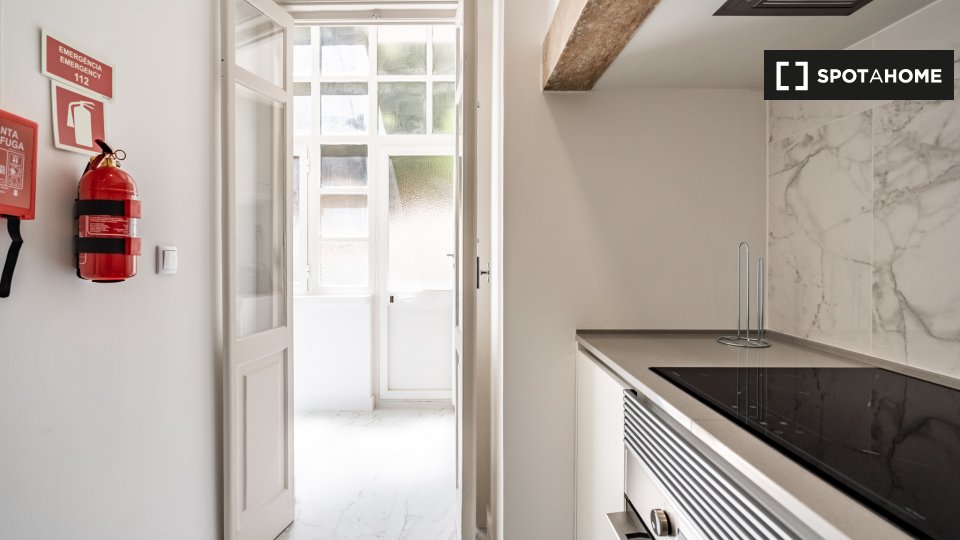 Apartment Lisbon, 3 beds — photo 10