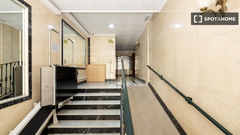 Double room Granada, 5 beds, 150m² — photo 3