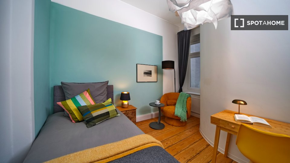 Double room Hamburg, 3 beds — photo 9