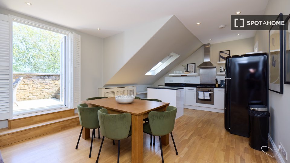 Apartment London, 2 beds — photo 4