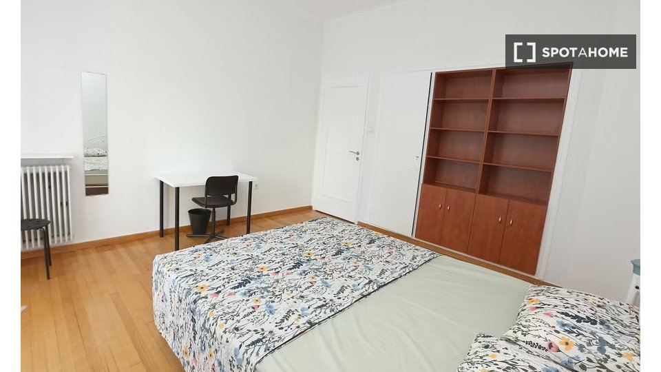 Double room Athens, 4 beds — photo 11