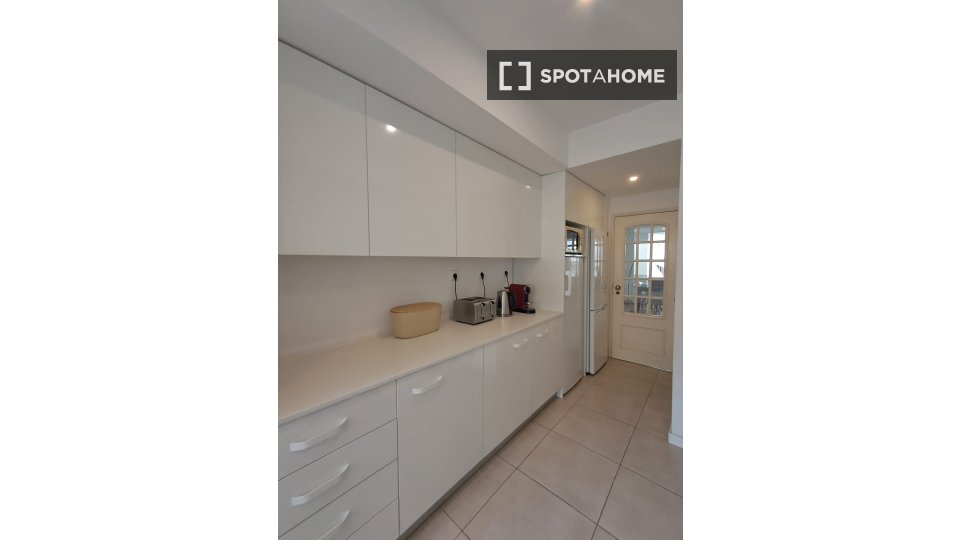 Apartment Lisbon, 4 beds, 125m² — photo 7
