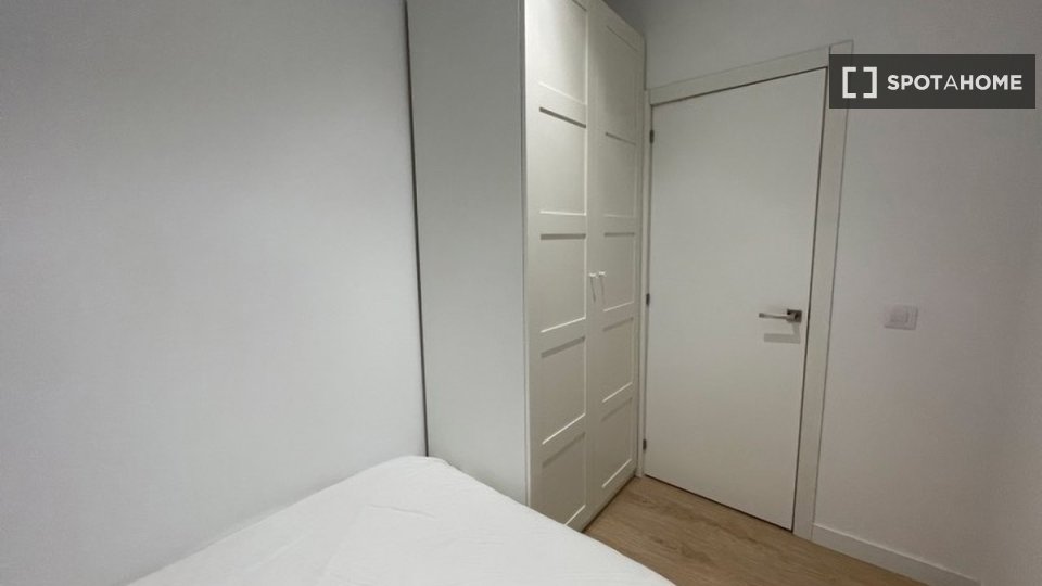 Double room Madrid, 12 beds — photo 19