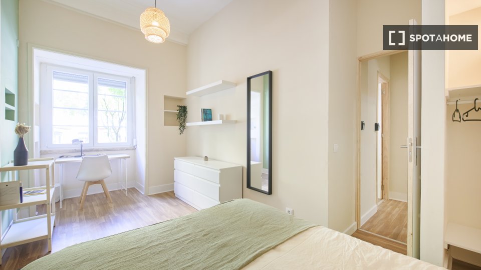 Double room Lisbon, 9 beds — photo 16
