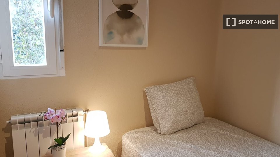 Double room Madrid, 6 beds — photo 9