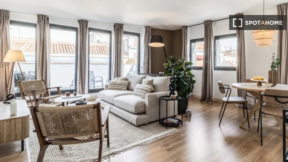 Apartment with 3 bedrooms for rent in Madrid, Madrid