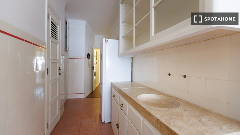 Double room Lisbon, 6 beds — photo 6