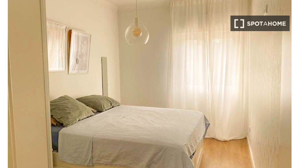 Apartment Lisbon, 2 beds, 61m² — photo 13