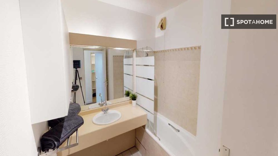 Double room Lyon, 4 beds, 100m² — photo 13