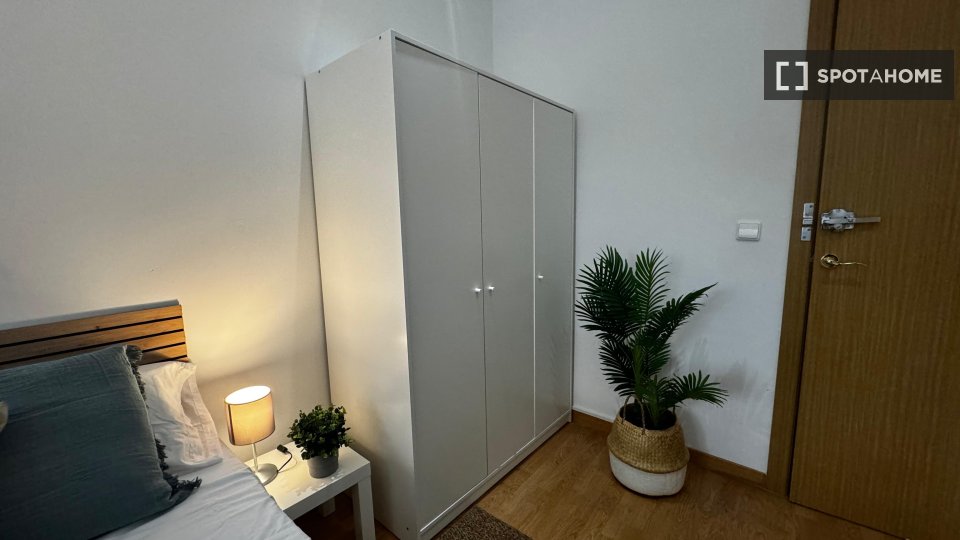 Double room Madrid, 5 beds — photo 21