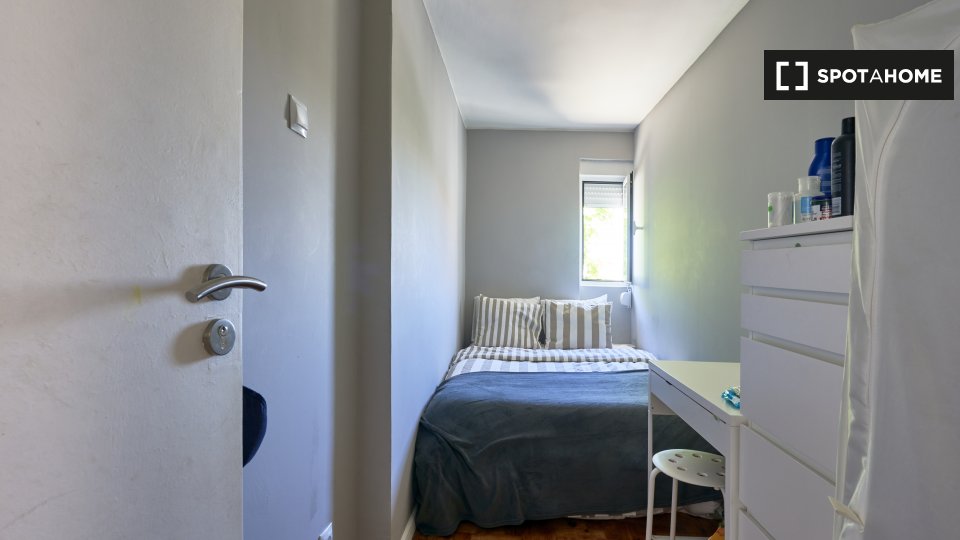 Double room Lisbon, 6 beds — photo 3