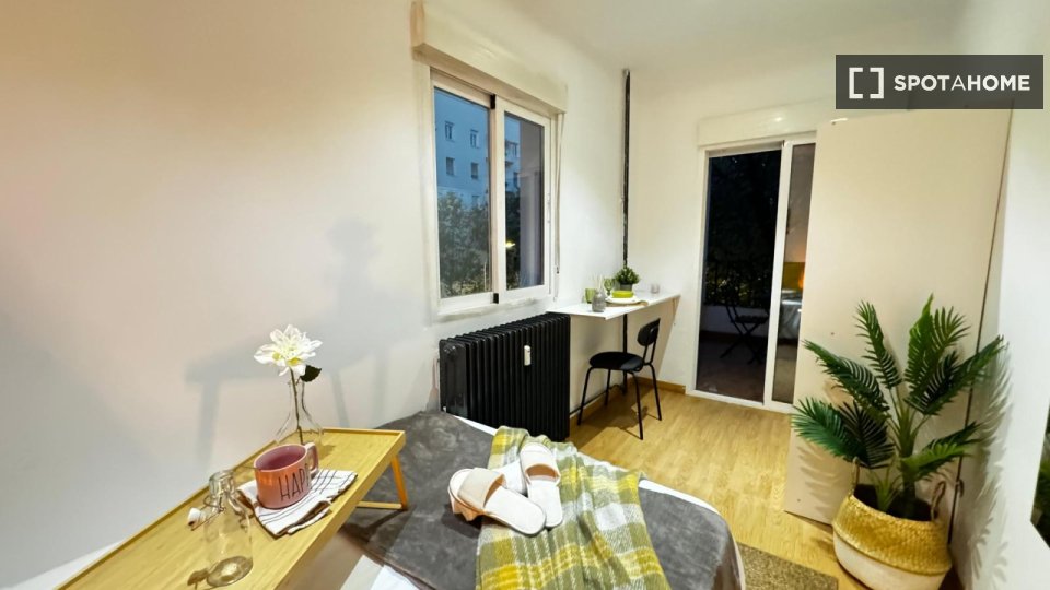 Double room Madrid, 5 beds — photo 9