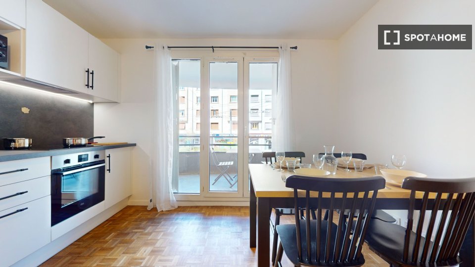 Double room Lyon, 3 beds — photo 14