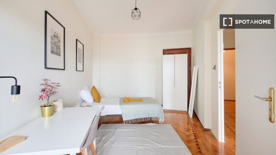 Double room Lisbon, 8 beds — photo 14