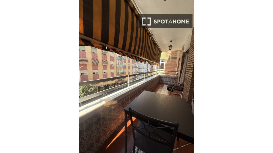 Double room Malaga, 5 beds, 140m² — photo 9