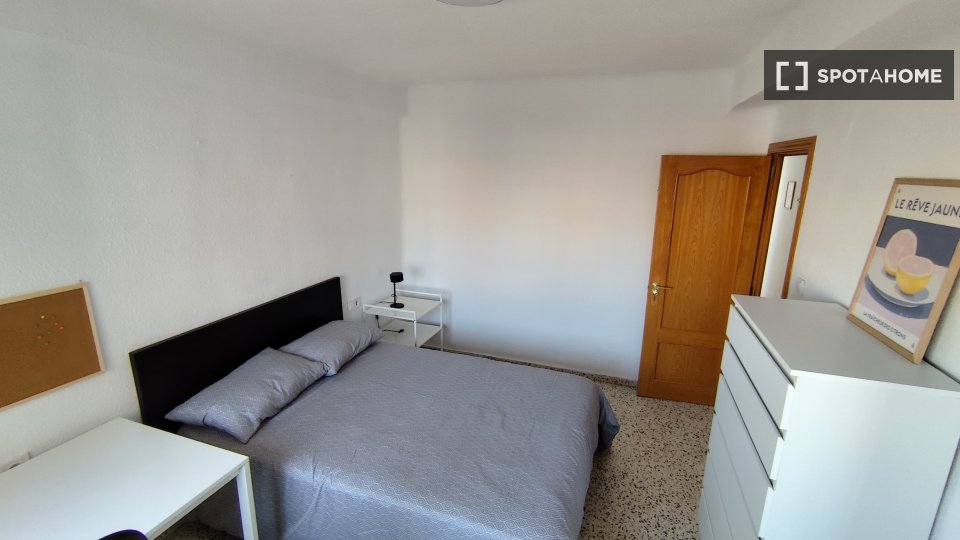 Double room Malaga, 3 beds, 80m² — photo 38