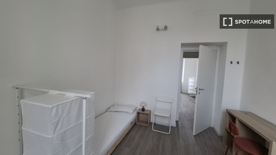 Double room Milan, 3 beds, 70m² — photo 8
