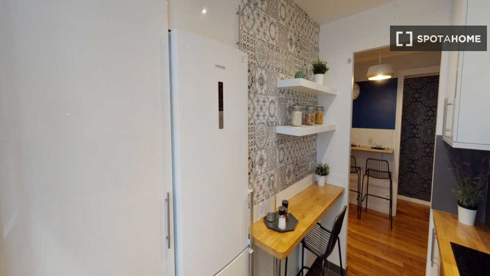 Double room Paris, 4 beds, 80m² — photo 3