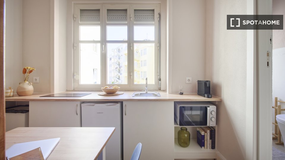 Apartment mono Lisbon — photo 16