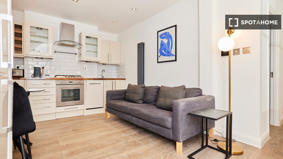 Apartment London, 2 beds, 2m² — photo 17