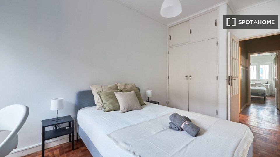 Double room Lisbon, 10 beds — photo 32