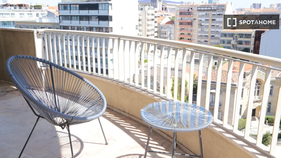 Double room Lisbon, 6 beds — photo 16
